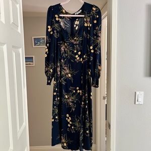 Reformation dress size 8. Worn it 4 times. It has been dry cleaned. Like new!